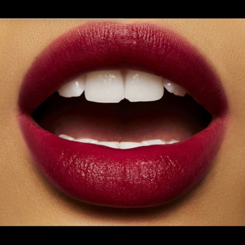 💋BURNING LOVE - MAC Powder Kiss Liquid Lipcolour